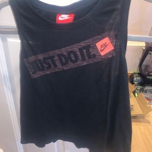 Nike crop workout tank SIZE MEDIUM